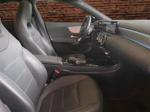 MERCEDES-BENZ CLA 200 AMG Line