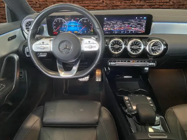 MERCEDES-BENZ CLA 200 AMG Line