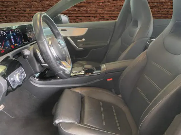 MERCEDES-BENZ CLA 200 AMG Line