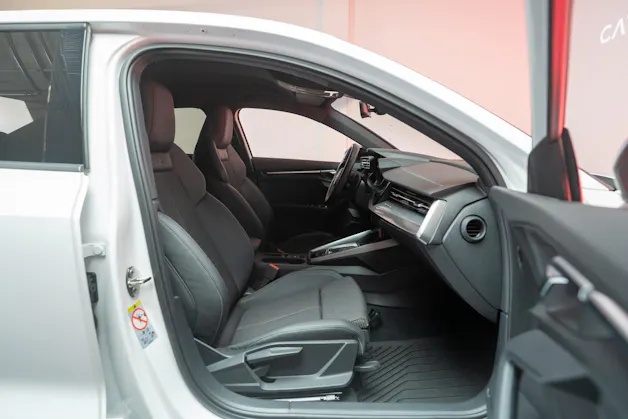 AUDI S3 Limousine 2.0 TFSI quattro S-Tronic / Rückfahrkamera / Sportsitze / Virtual-Cockpit