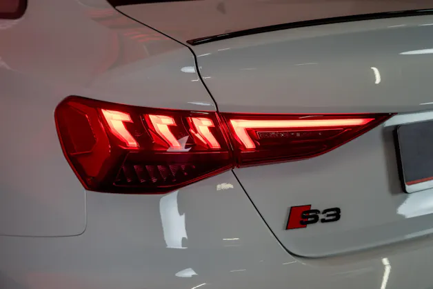 AUDI S3 Limousine 2.0 TFSI quattro S-Tronic / Rückfahrkamera / Sportsitze / Virtual-Cockpit
