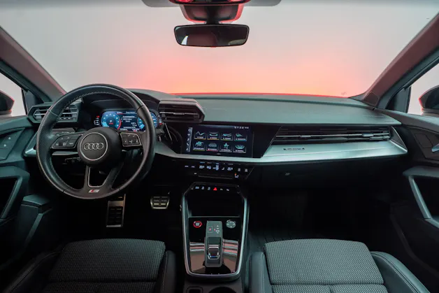 AUDI S3 Limousine 2.0 TFSI quattro S-Tronic / Rückfahrkamera / Sportsitze / Virtual-Cockpit