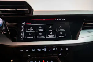 AUDI S3 Limousine 2.0 TFSI quattro S-Tronic / Rückfahrkamera / Sportsitze / Virtual-Cockpit