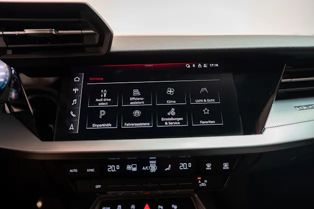 AUDI S3 Limousine 2.0 TFSI quattro S-Tronic / Rückfahrkamera / Sportsitze / Virtual-Cockpit