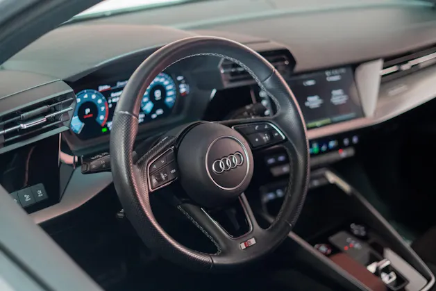 AUDI S3 Limousine 2.0 TFSI quattro S-Tronic / Rückfahrkamera / Sportsitze / Virtual-Cockpit