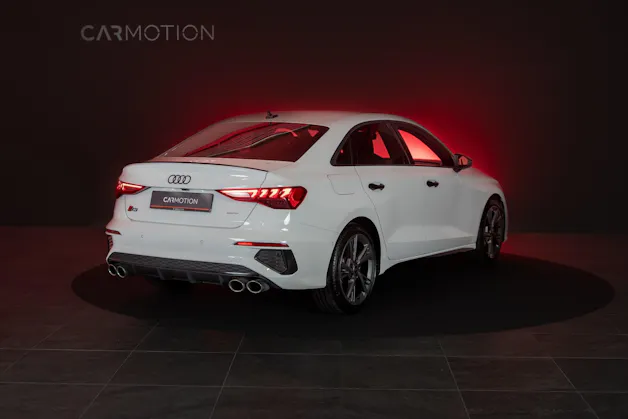 AUDI S3 Limousine 2.0 TFSI quattro S-Tronic / Rückfahrkamera / Sportsitze / Virtual-Cockpit