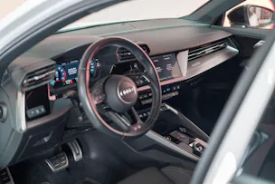 AUDI S3 Limousine 2.0 TFSI quattro S-Tronic / Rückfahrkamera / Sportsitze / Virtual-Cockpit