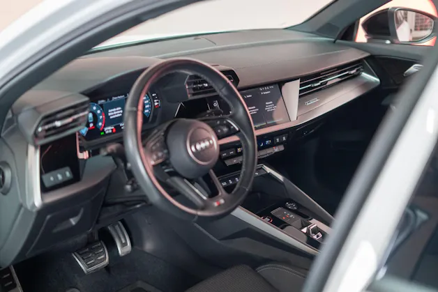 AUDI S3 Limousine 2.0 TFSI quattro S-Tronic / Rückfahrkamera / Sportsitze / Virtual-Cockpit