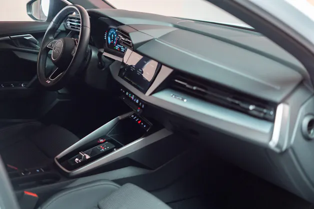 AUDI S3 Limousine 2.0 TFSI quattro S-Tronic / Rückfahrkamera / Sportsitze / Virtual-Cockpit