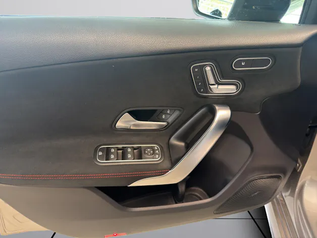 MERCEDES-BENZ A 220 AMG Line 7G-DCT 4Matic