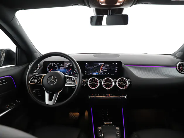 MERCEDES-BENZ GLA 200 Progressive