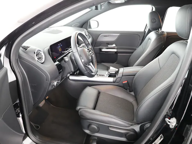 MERCEDES-BENZ GLA 200 Progressive