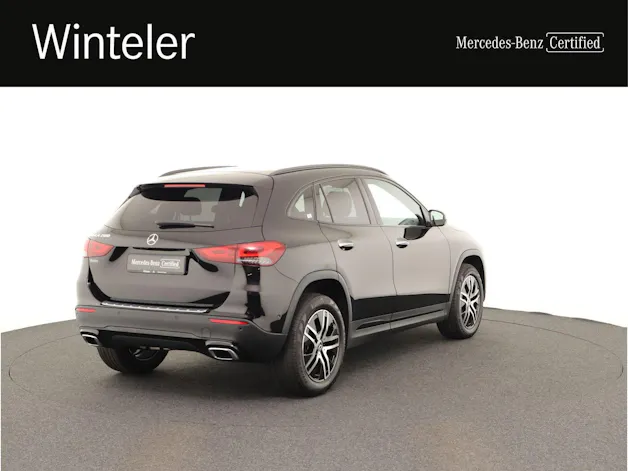 MERCEDES-BENZ GLA 200 Progressive