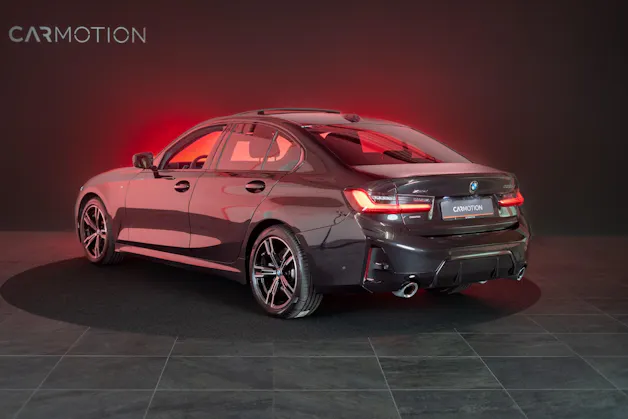 BMW 330d xDrive SAG / LCI / Glasdach / Rückfahrkamera / Ambientebeleuchtung