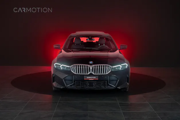BMW 330d xDrive SAG / LCI / Glasdach / Rückfahrkamera / Ambientebeleuchtung