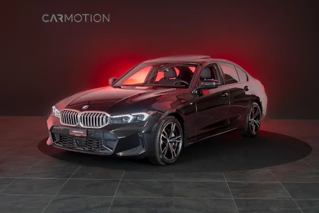 BMW 330d xDrive SAG / LCI / Glasdach / Rückfahrkamera / Ambientebeleuchtung