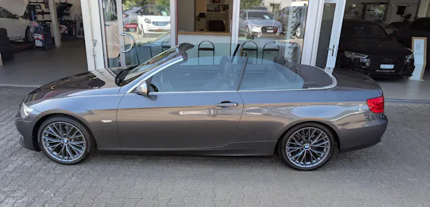 BMW 320i Cabriolet