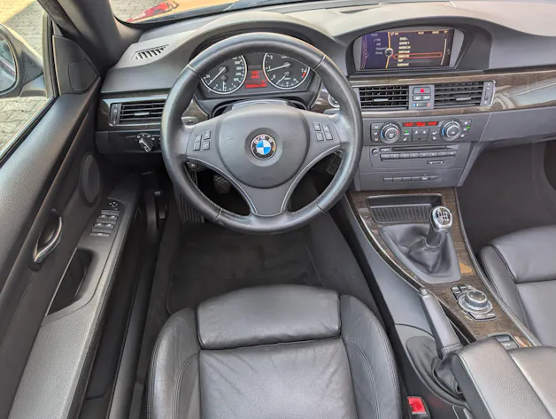 BMW 320i Cabriolet