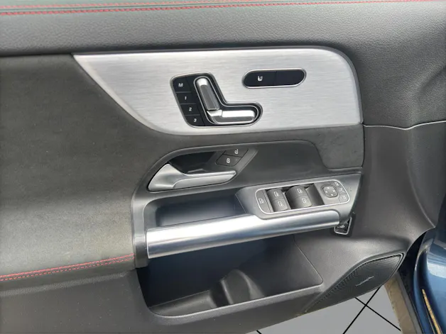 MERCEDES-BENZ EQA 250 AMG Line AMG Line