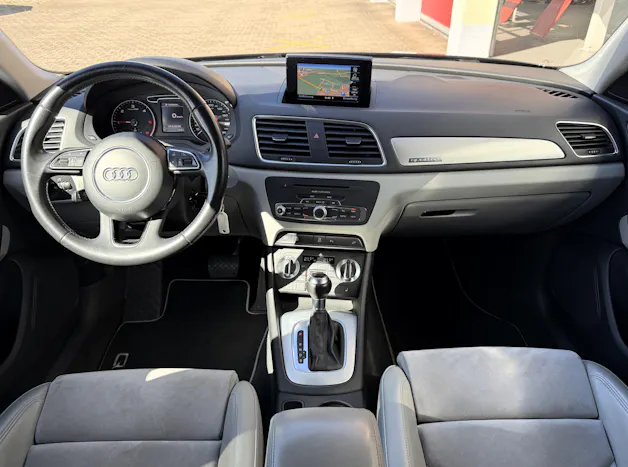 AUDI Q3 2.0 TDI quattro S-tronic