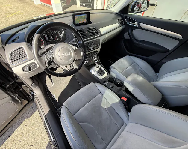 AUDI Q3 2.0 TDI quattro S-tronic