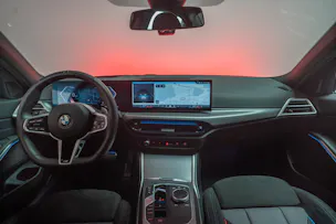 BMW 330d xDrive SAG / LCI / 360°Kamera / Ambientebeleuchtung