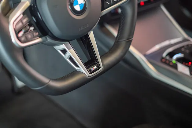 BMW 330d xDrive SAG / LCI / 360°Kamera / Ambientebeleuchtung