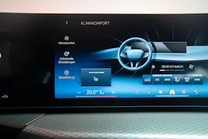 BMW 330d xDrive SAG / LCI / 360°Kamera / Ambientebeleuchtung