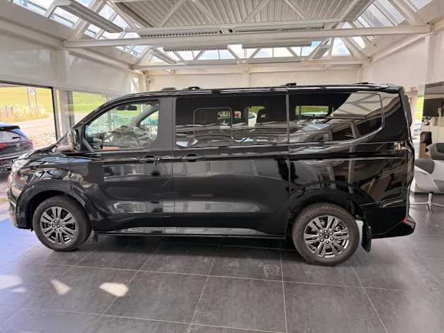 FORD Tourneo Bus 320 L1H1 Titanium Automat