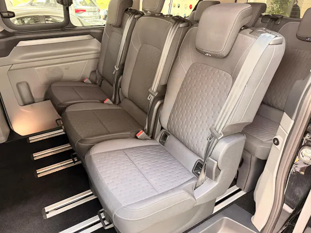 FORD Tourneo Bus 320 L1H1 Titanium Automat