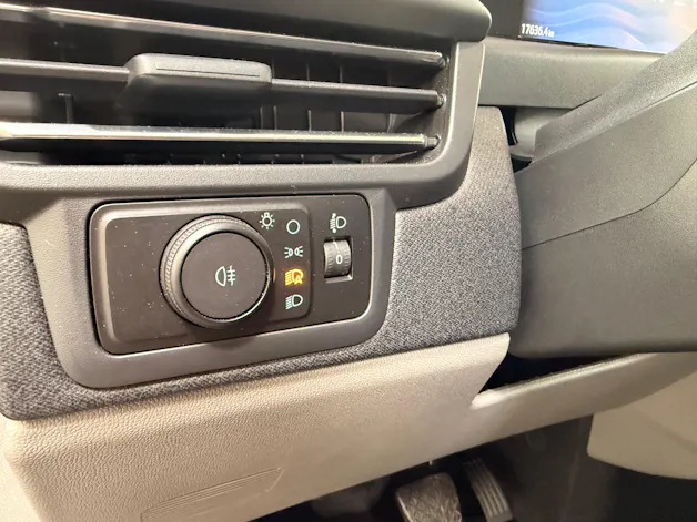 FORD Tourneo Bus 320 L1H1 Titanium Automat