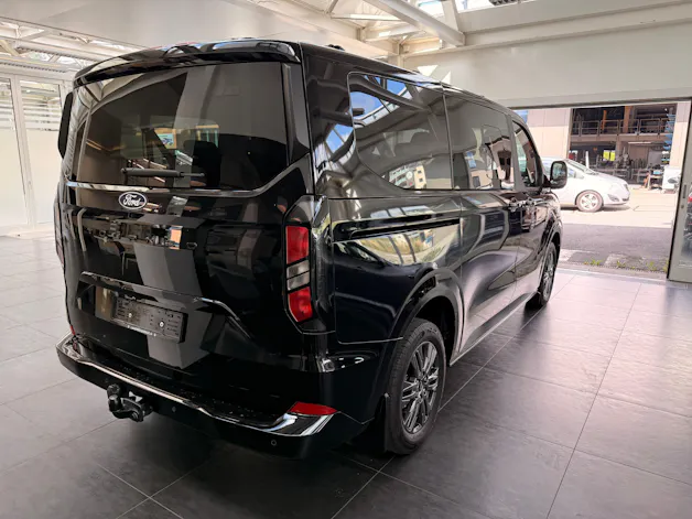 FORD Tourneo Bus 320 L1H1 Titanium Automat