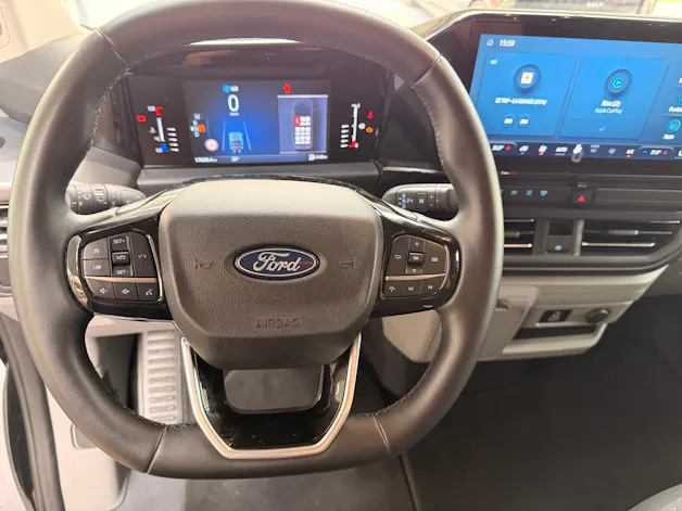 FORD Tourneo Bus 320 L1H1 Titanium Automat