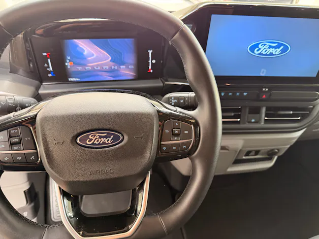FORD Tourneo Bus 320 L1H1 Titanium Automat
