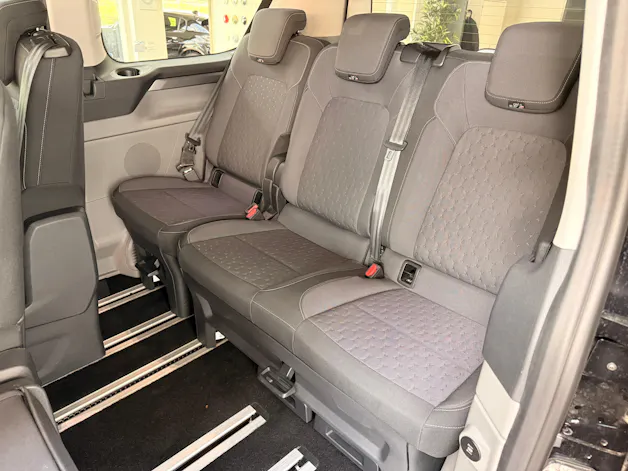 FORD Tourneo Bus 320 L1H1 Titanium Automat