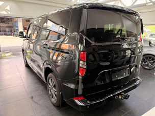 FORD Tourneo Bus 320 L1H1 Titanium Automat