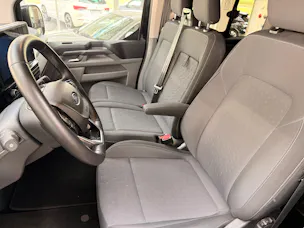 FORD Tourneo Bus 320 L1H1 Titanium Automat