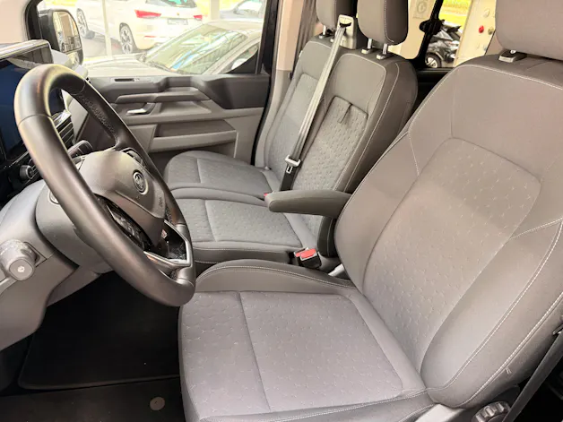 FORD Tourneo Bus 320 L1H1 Titanium Automat