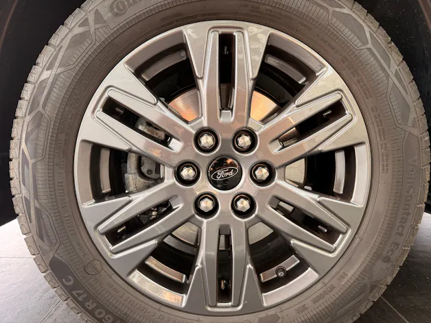 FORD Tourneo Bus 320 L1H1 Titanium Automat