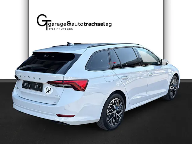 SKODA Octavia Combi 2.0 TSI Ambition DSG 4x4