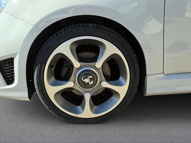 FIAT 595 Abarth 1.4 T-Jet 165 Turismo
