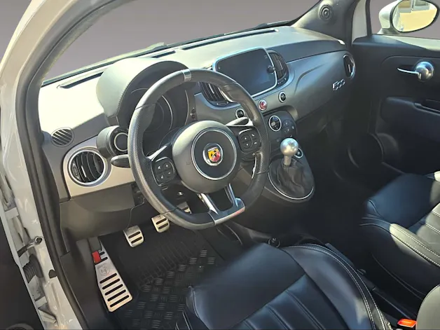 FIAT 595 Abarth 1.4 T-Jet 165 Turismo