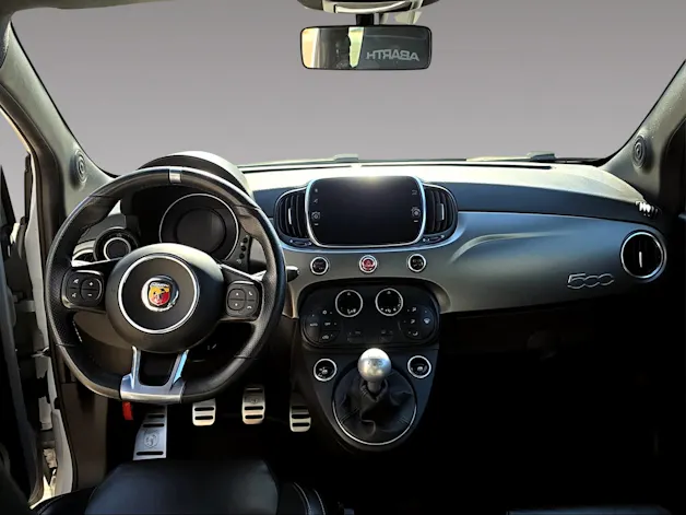FIAT 595 Abarth 1.4 T-Jet 165 Turismo