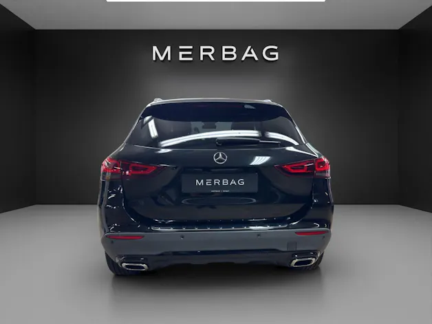 MERCEDES-BENZ GLA 200
