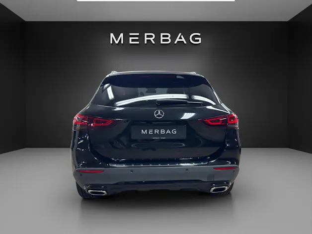 MERCEDES-BENZ GLA 200