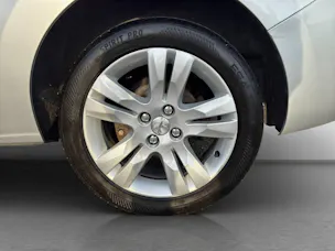 PEUGEOT 5008 2.0 BlueHDi Allure