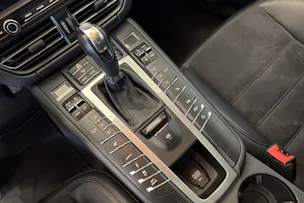 PORSCHE Macan GTS PDK