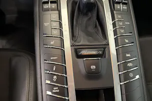 PORSCHE Macan GTS PDK