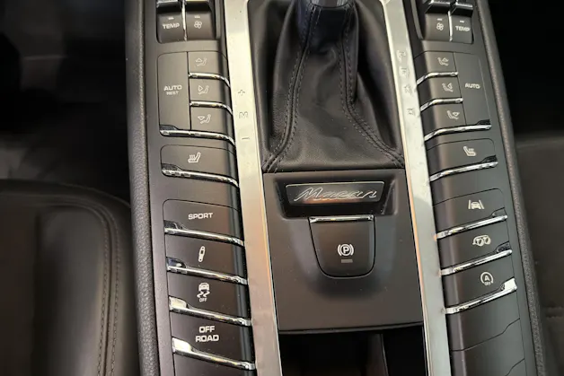 PORSCHE Macan GTS PDK