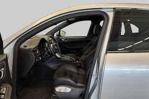 PORSCHE Macan GTS PDK